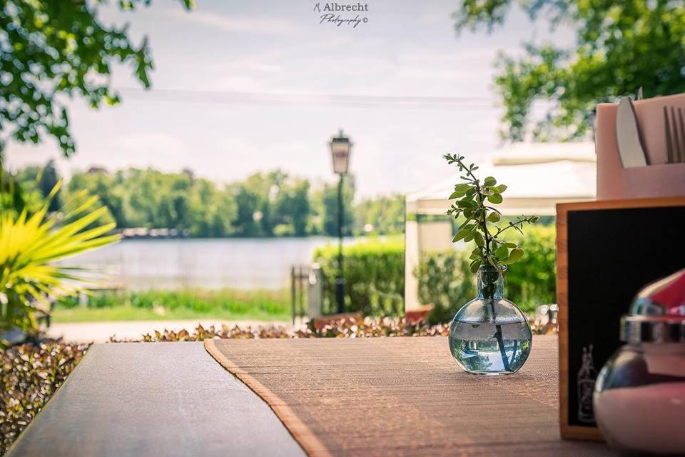 Sopherl Am See - Fruehstueck Auf Der Seeterrasse, Sehr Ruhig Und Wunderschoen Am See, 3 Minuten Nach Oberpfaffenhofen, Viele Radtouren, Restaurants & Cafes In Der Umgebung Weßling Exteriör bild