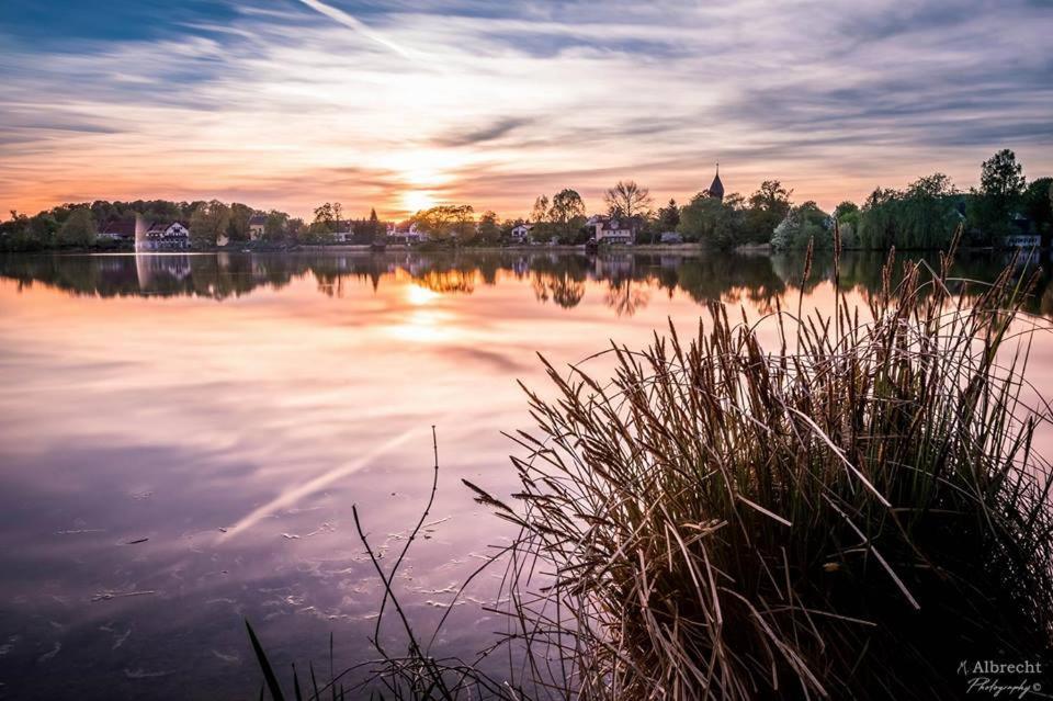 Sopherl Am See - Fruehstueck Auf Der Seeterrasse, Sehr Ruhig Und Wunderschoen Am See, 3 Minuten Nach Oberpfaffenhofen, Viele Radtouren, Restaurants & Cafes In Der Umgebung Weßling Exteriör bild